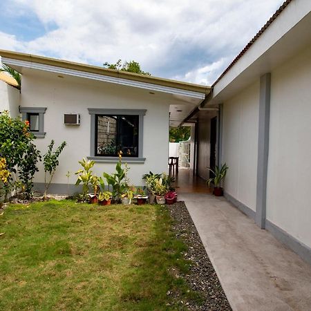 Oyo 777 Rn Guesthouse Moalboal Esterno foto