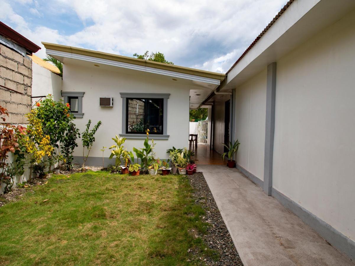 Oyo 777 Rn Guesthouse Moalboal Esterno foto