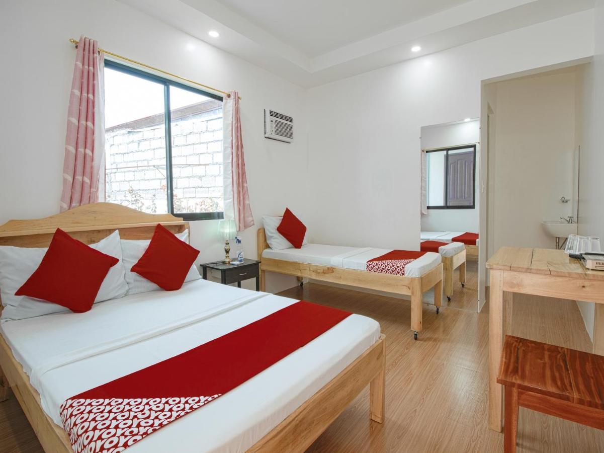 Oyo 777 Rn Guesthouse Moalboal Esterno foto