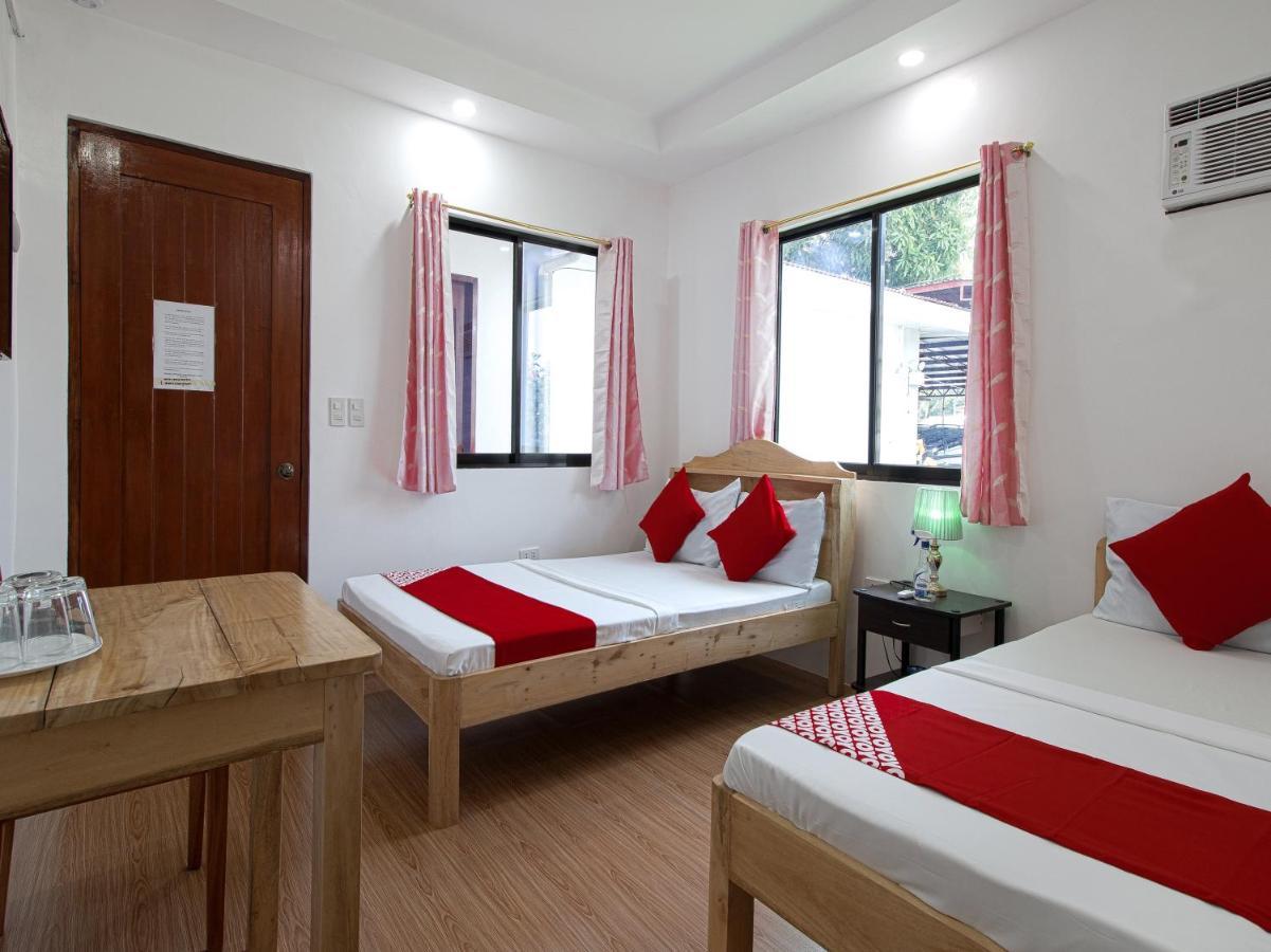 Oyo 777 Rn Guesthouse Moalboal Esterno foto