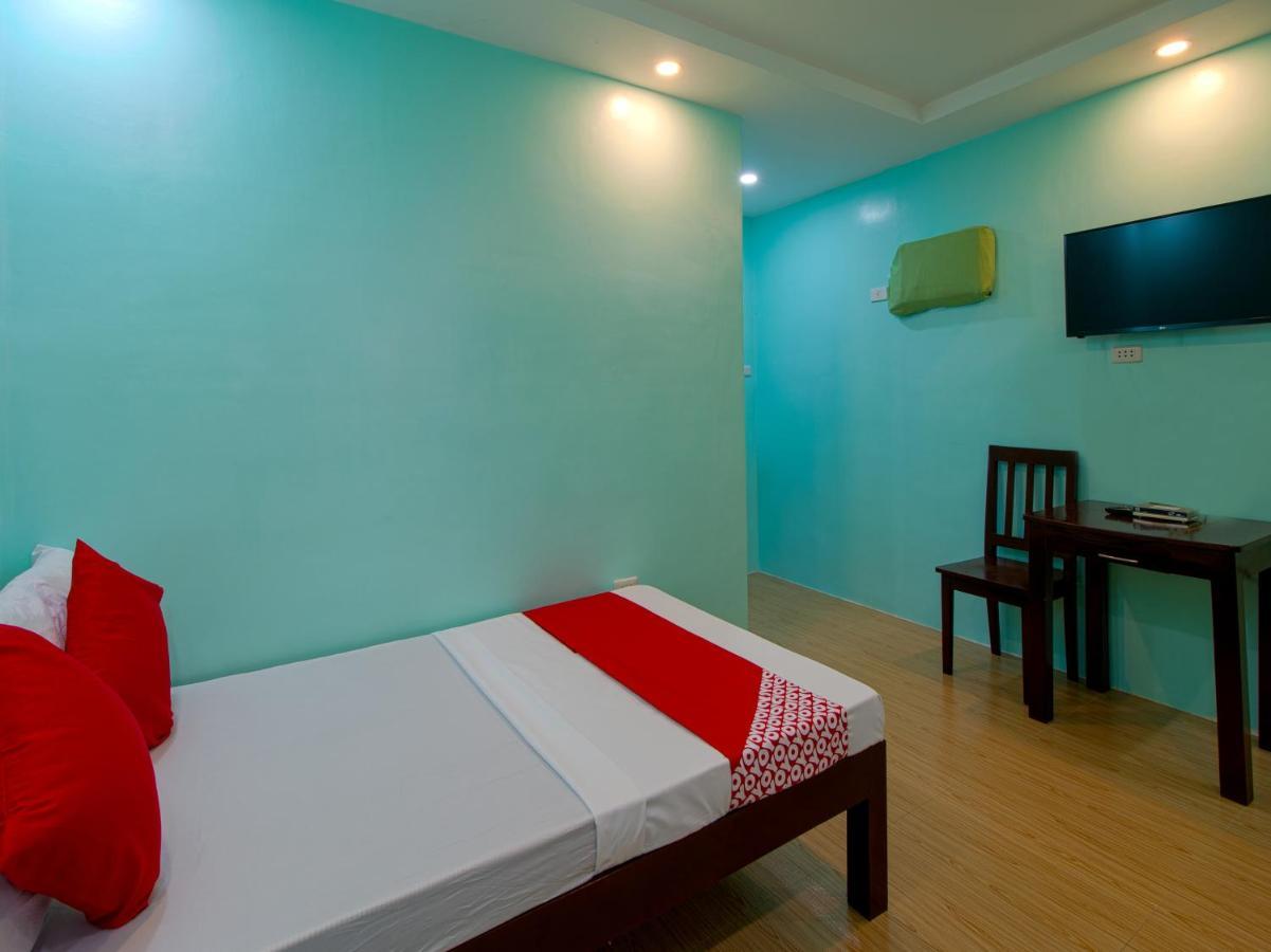 Oyo 777 Rn Guesthouse Moalboal Esterno foto