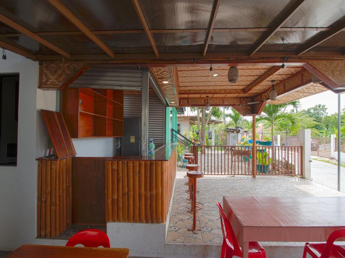 Oyo 777 Rn Guesthouse Moalboal Esterno foto